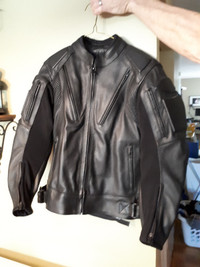 Manteau de cuir pour femme (moto)