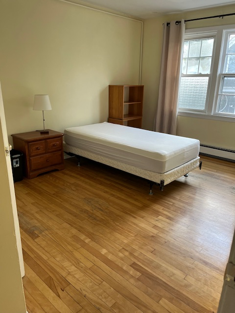 COZY, BRIGHT 2 BEDROOM on Windsor Street in Long Term Rentals in City of Halifax - Image 8
