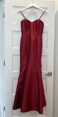 Burgundy red mermaid dress. 