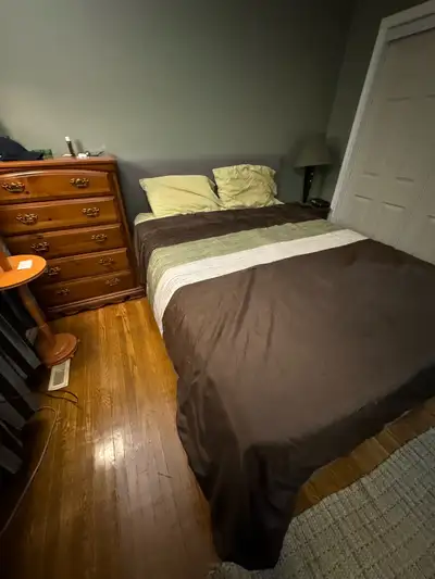 ***** ROOM IS FOR ONE PERSON ONLY ***** **** SUITABLE FOR a CLEAN & RESPONSIBLE FULL-TIME employed P...