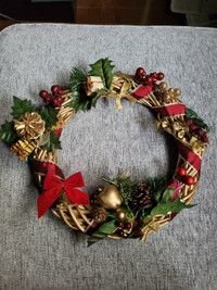 Christmas Gold Grapevine Wreath