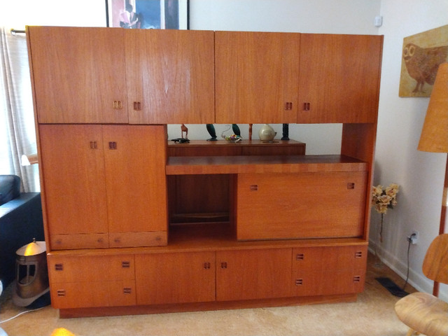 Mid-Century Modern Wall Unit. Teak in Hutches & Display Cabinets in City of Toronto - Image 2