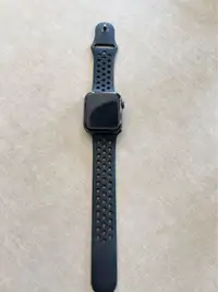 Apple Watch SE Nike 44 MM 32 G