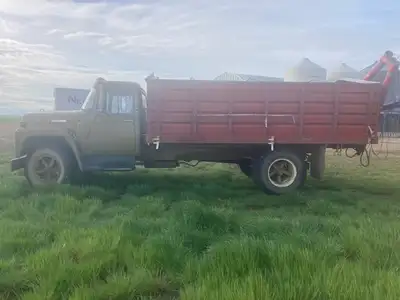 FOR SALE: 1973 IHC T3 FARM TRUCK COMPLETE WITH DRILL FILL SHEDDED SINCE NEW VERY CLEAN 64000 MILES T...