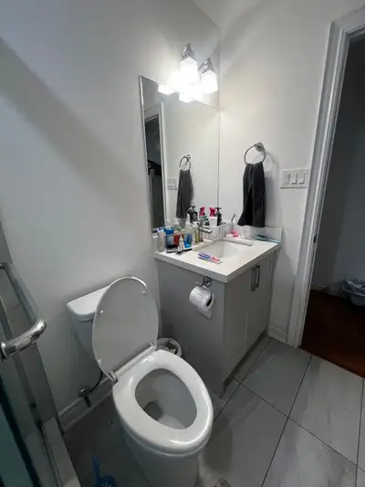 Sharing Room Available for Girl – Sublet Lease Location: McNicoll Ave (Near Don Mills & McNicoll) A...