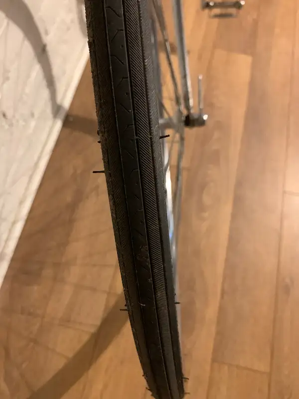 Vintage Peugeot 10 speed road bike in excellent condition in Road in City of Toronto - Image 6