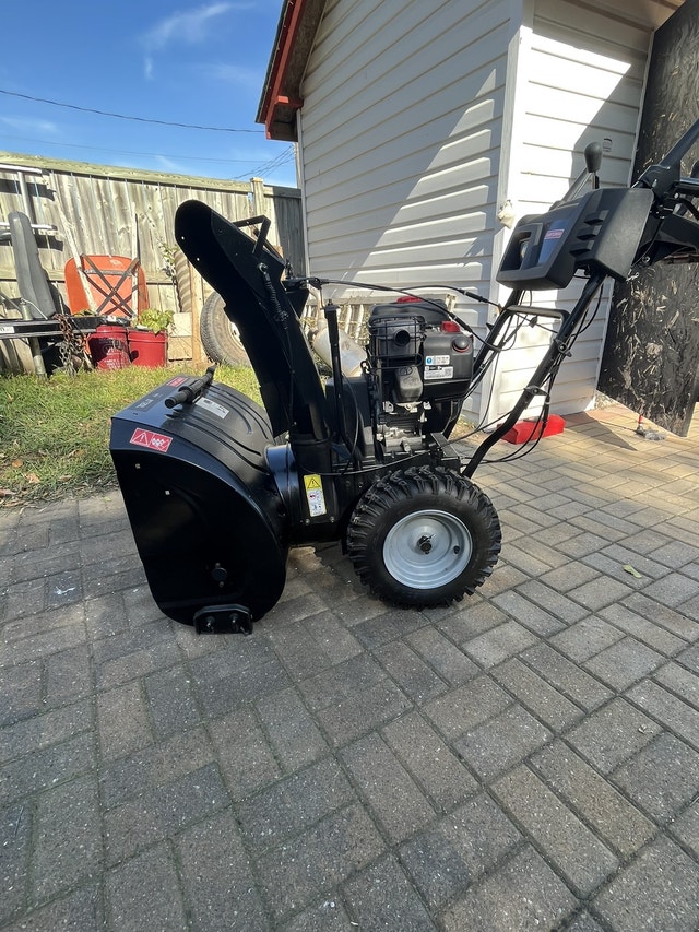 Craftsman snowblower..…SOLD PENDING Snowblowers Thunder Bay Kijiji