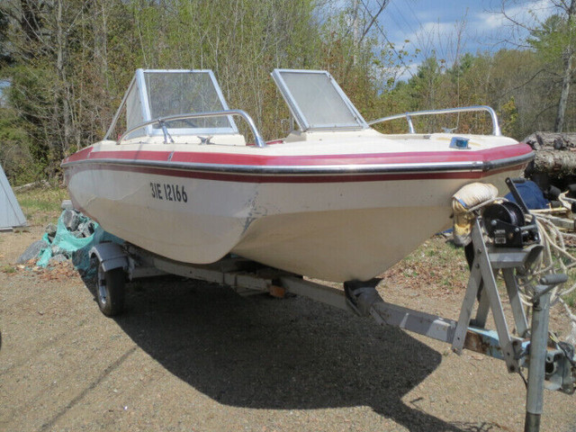 boat trailer with 16' glastron bowrider tri haul boat, in Powerboats & Motorboats in Barrie