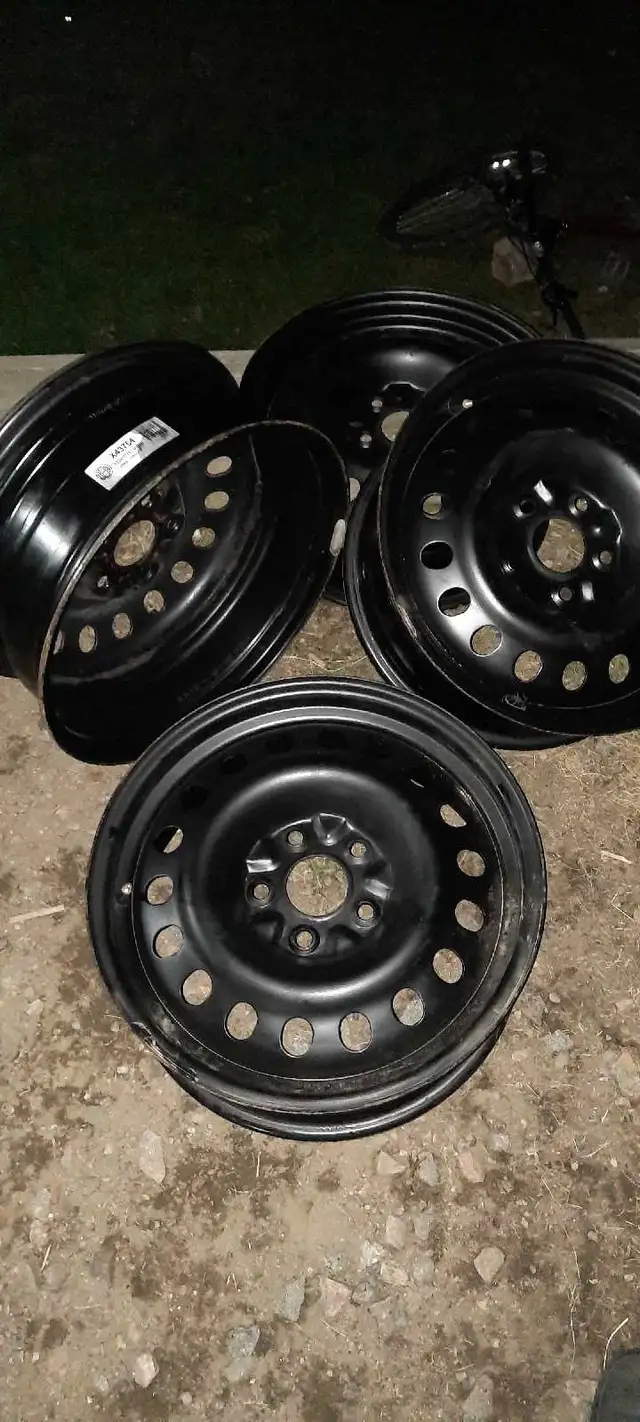5×120×17 winter rims off a Chevy Equinox like new $150 obo in Tires & Rims in Petawawa - Image 4