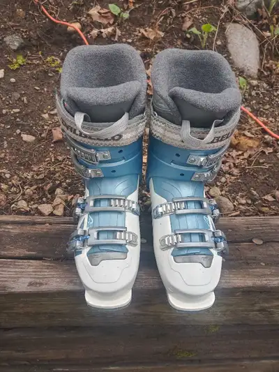 DALBELLO SKI BOOTS SIZE 245 LADYS, View more