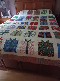 New Queen Size Quilt - Christmas Present Pattern
