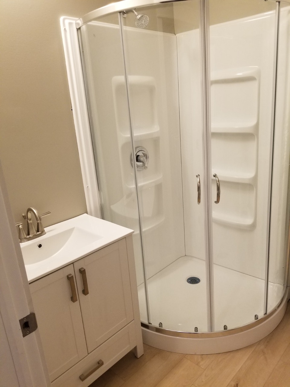 1 Bedroom Studio Apartment in Clyde River - H/L Included 4