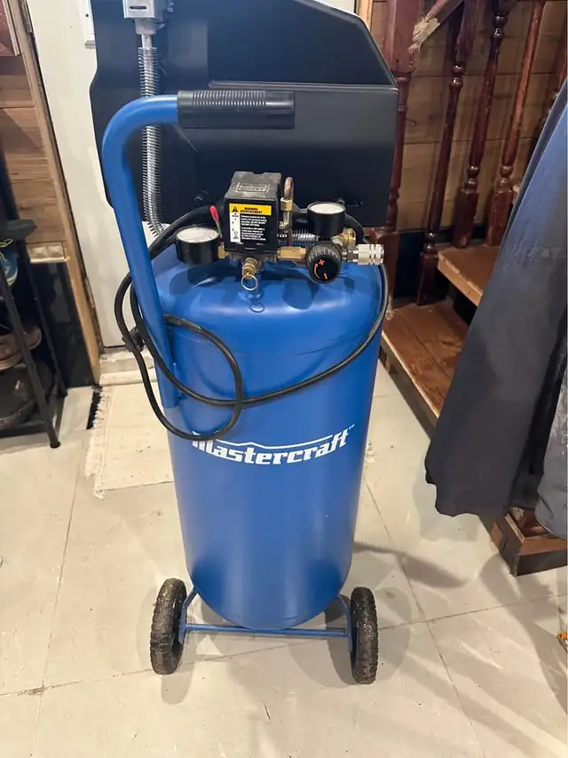 Mastercraft 20-Gallon Oil-Free Vertical Air Compressor — 135 PSI