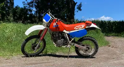 1990 Honda XR600R, very nice original condition, second owner, has green ownership (I had a 10 day p...