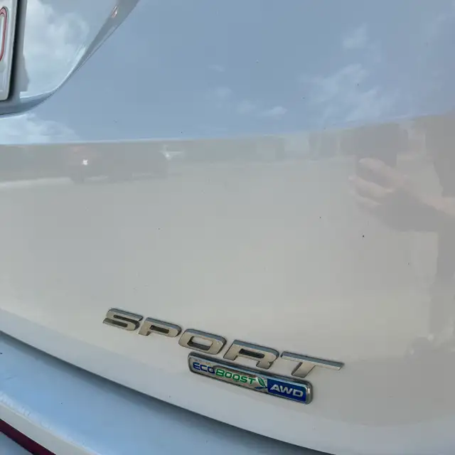 2015 Ford Edge Sport / all-wheel-drive SUV in Cars & Trucks in Calgary - Image 11