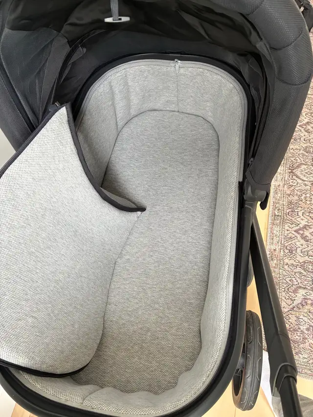 UppaBaby Vista V2 Stroller  in Strollers, Carriers & Car Seats in Oshawa / Durham Region - Image 11