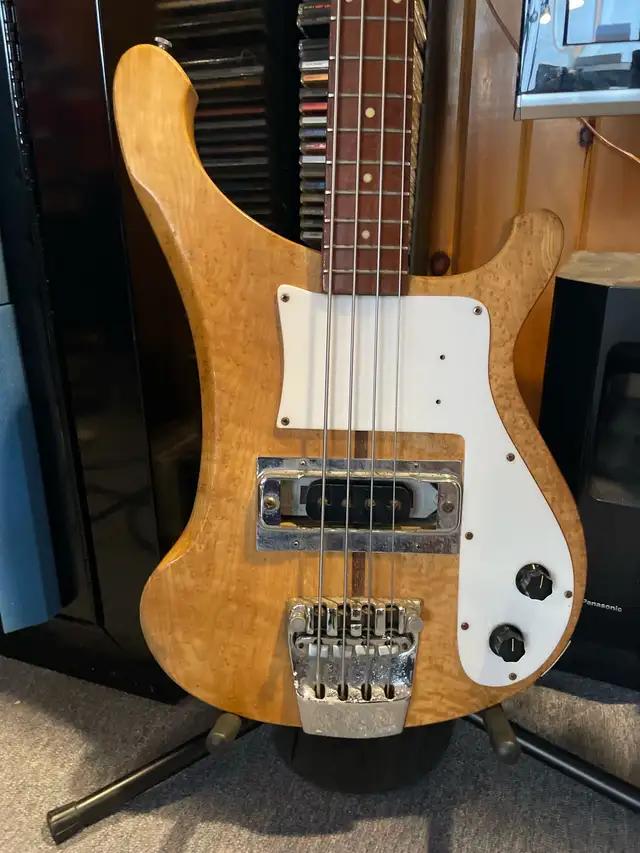 Bass Guitar Setups in Guitars in Bedford - Image 4