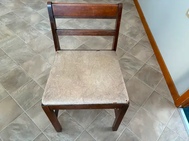 Vintage Kenmore Sewing Machine with chair. in Other in Cape Breton - Image 5