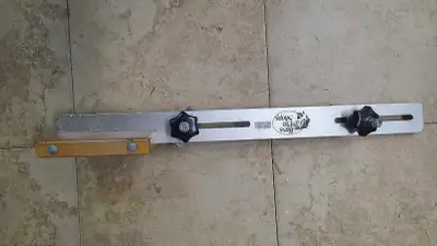 Canoe motor mount