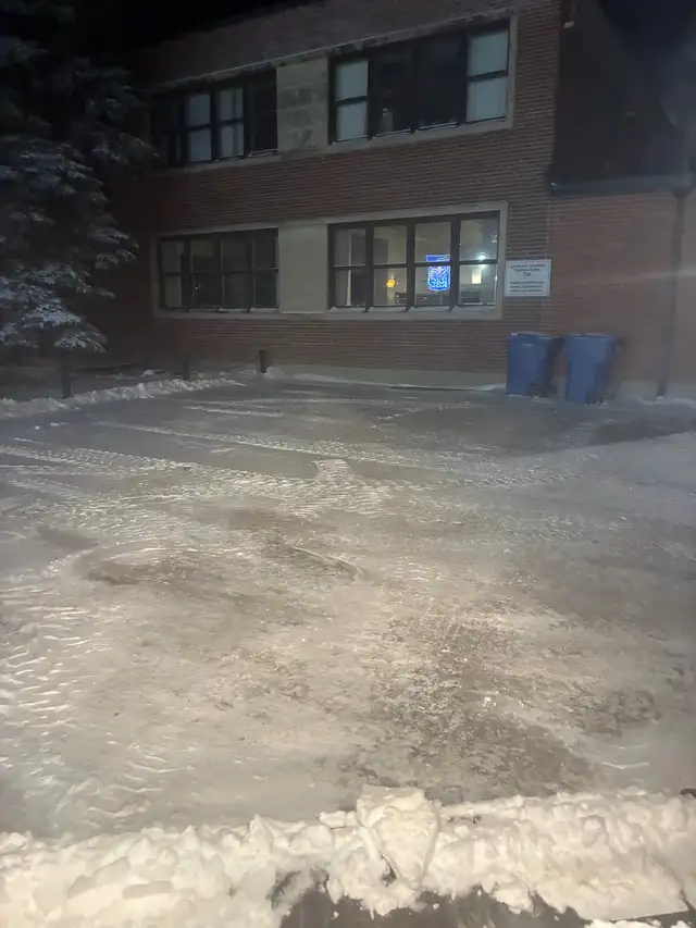 Snow Clearing/Removal559277755429693441