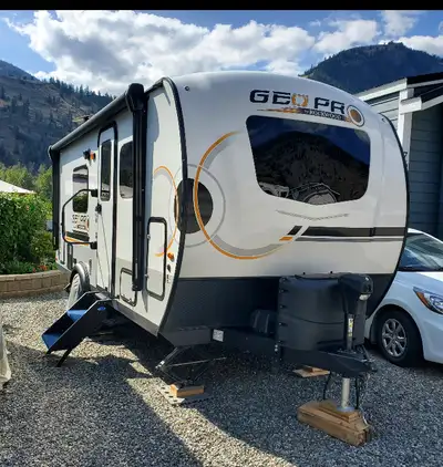 Absolutely wonderful trailer. We have enjoyed it greatly as being the only owner. Well maintained an...