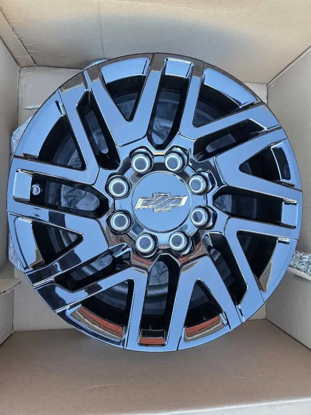 2024-2026 Chevrolet Silverado 1500 EV 18 inch Rims in Tires & Rims in Oshawa / Durham Region - Image 3