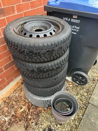 4 Winter Tires on rims 5x114.3 off a Honda CR