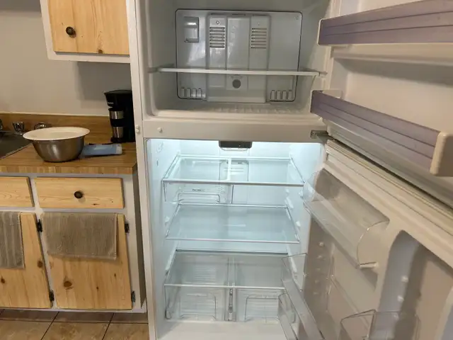 beau réfrigérateur  in Refrigerators in Sherbrooke - Image 4
