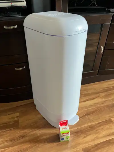 Diaper Genie Signature Pail Excellent condition. $40 cash. Pickup Yonge/Sheppard condo, Monday-Frida...