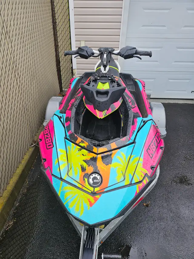 2020 SEA-DOO SPARK TRIXX 2up **seulement 79 heures** in Personal Watercraft in Lévis - Image 3