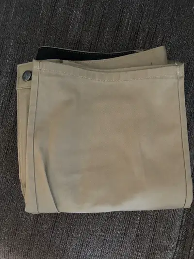 Size 34, doesn’t mention leg length but I am guessing roughly 33 as the length fits me. I am to skin...
