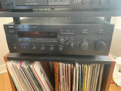Yamaha RX-596 avec télécommande , View more