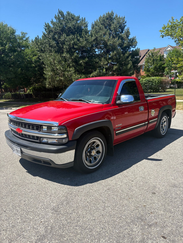 2000 Chevy Silverado  in Cars & Trucks in City of Toronto