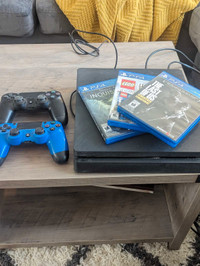 $250 PS4 500gb - 2 controllers + 3 Games Neg.