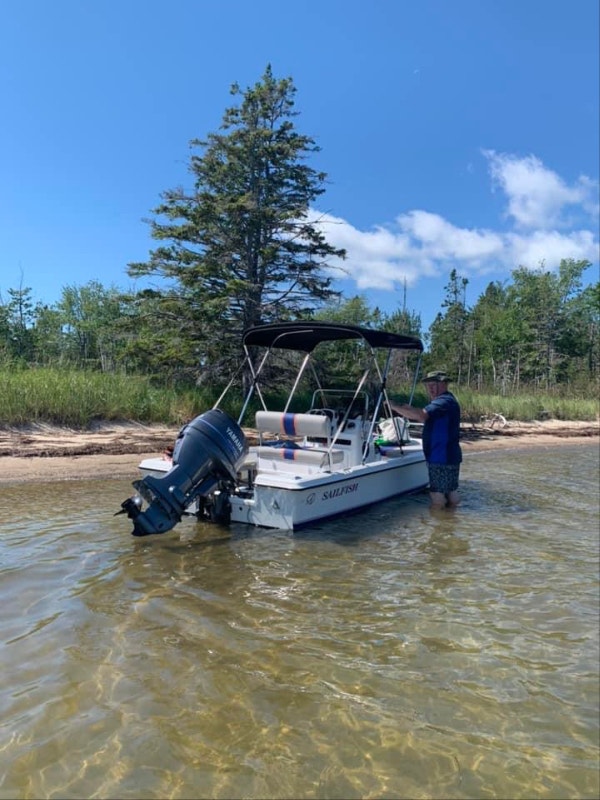 2000 sailfish 16 ft Center Console boat and trailer Powerboats