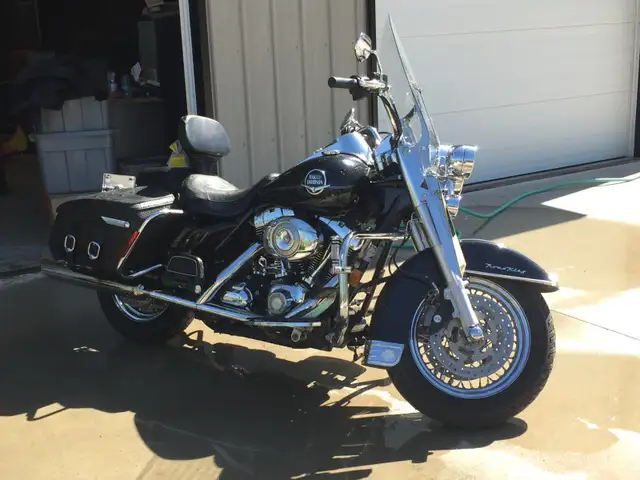 2008 Harley Davidson Road King Classic in Street, Cruisers & Choppers in Red Deer - Image 4
