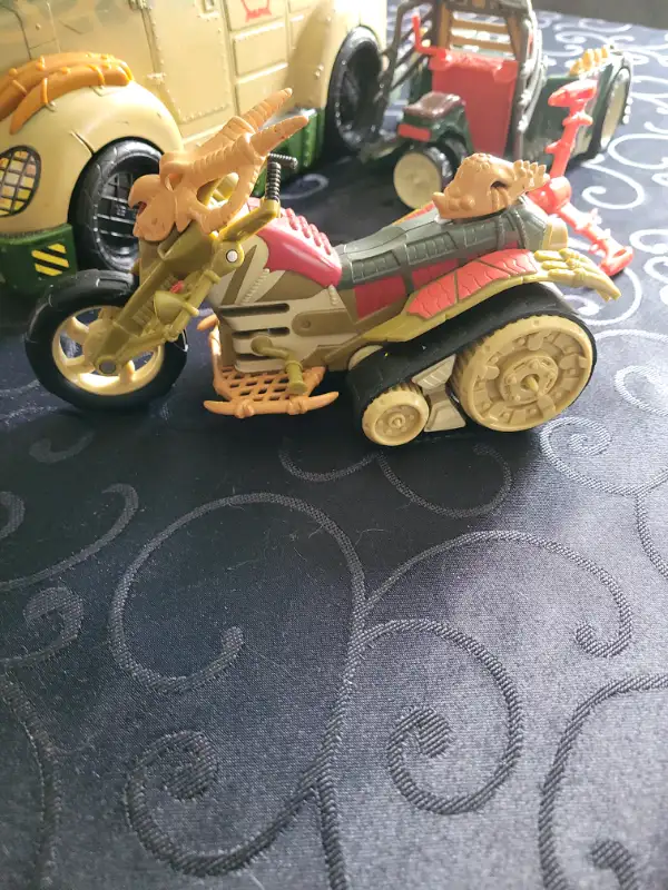TMNT Paleo Patrol Truck Dino Bike & Dino Capture Vehicles 2005/6 in Toys & Games in Oakville / Halton Region - Image 3
