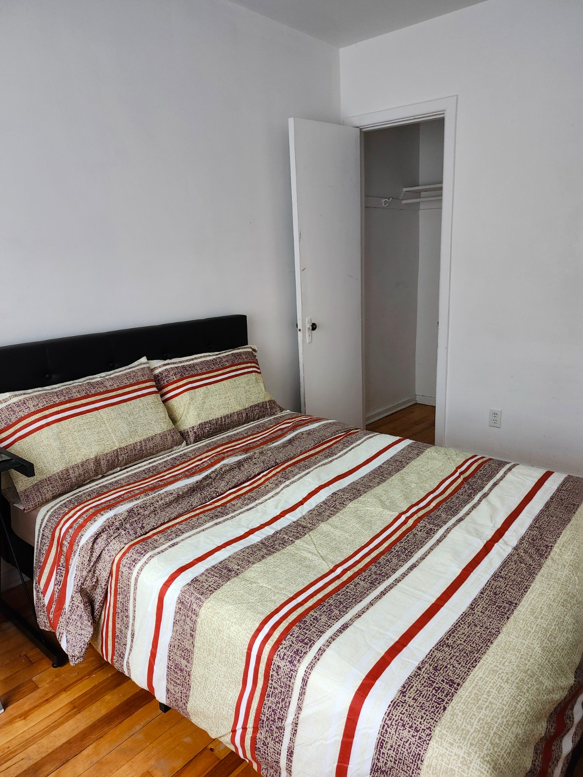 BEDROOM FOR RENT — photo 2