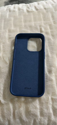 Iphone 14 pro JETech cover with screen protector 