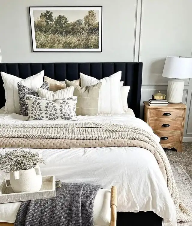 Never used !! New Black Bed Pull out with storage facility in Beds & Mattresses in Burnaby/New Westminster - Image 7