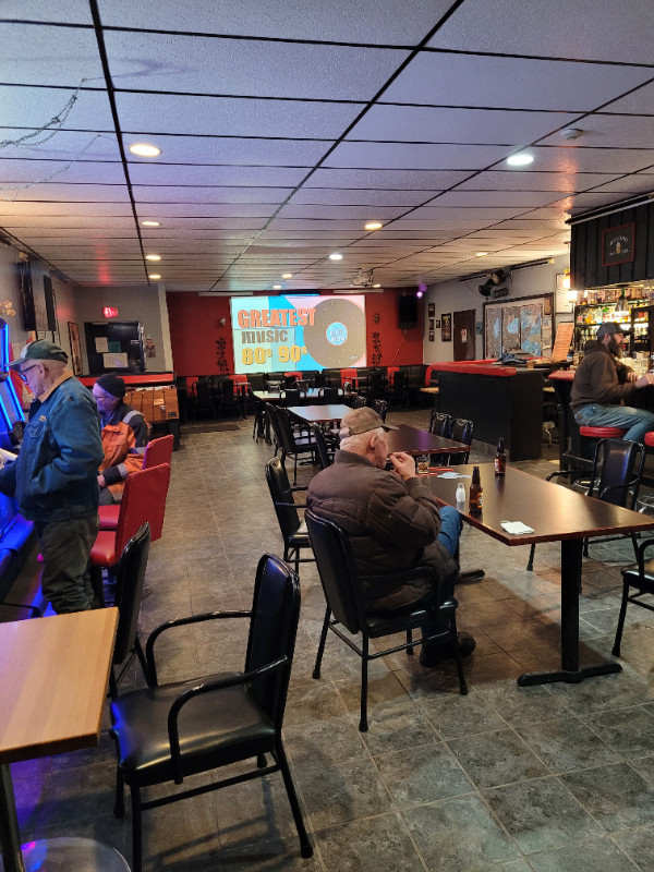 Country hotel for sale by owner. Dewberry, ab. Commercial & Office