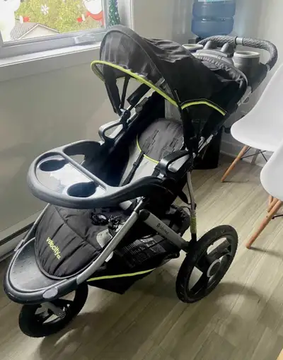 Poussette BabyTrend 3 roues, View more
