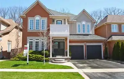 Oakville 2 bedrooms 1 bathroom walk-out basement for rent.