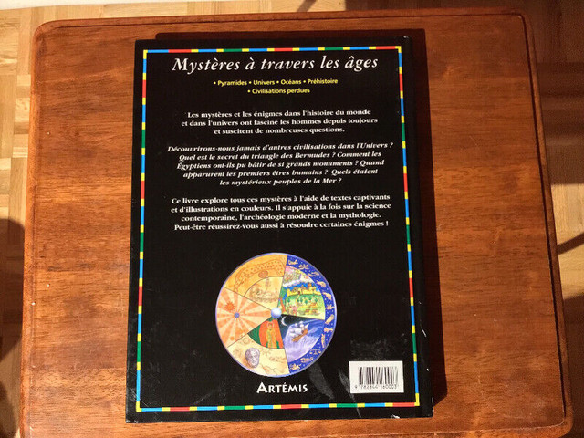 Livre 'Mystères à travers les âges' comme neuf, jeunes adultes dans Livres jeunesse et ados  à Longueuil/Rive Sud - Image 2