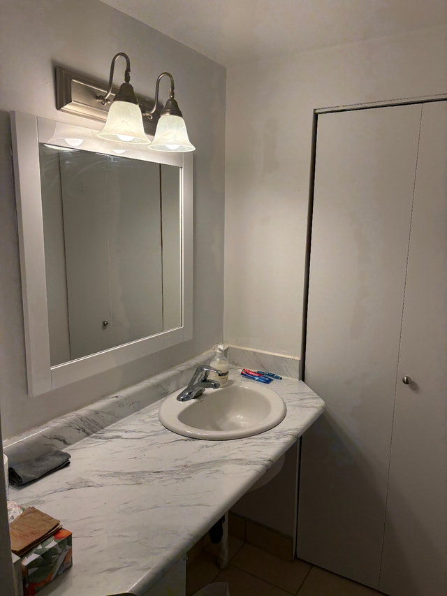 STUDIO APT Lease Transfer 3440 Rue Durocher DT !! Sep until Feb — photo 3