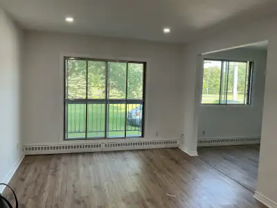 English to follow Address 550 rue Varennes , Longueuil 4 1/2 Libre immédiatement à Longueuil Grande...