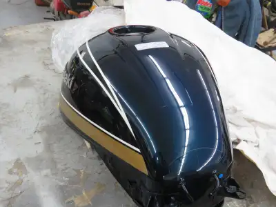 In 2022 I bought a brand new Z900RS and I took this body work off, never used. It's a one year only...