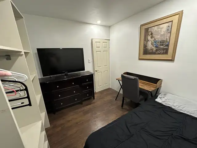 room on st clair