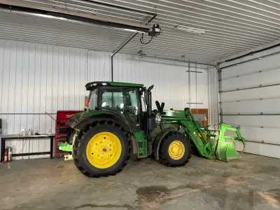 640 Loader and Grapple, autoquad 24/24, Michelin 480/70R38 rear, Michelin 420/70R24 front, 3 hyd rem...