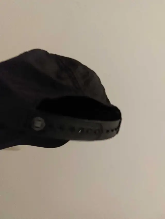 Hat - Girls in Men's in City of Toronto - Image 3